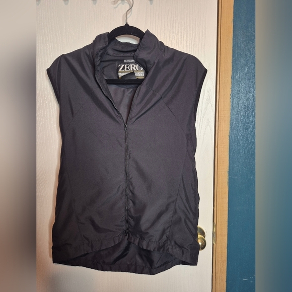 750 🦃🎄Zero Restriction ladies Cloud Full Zip Water Repellent Vest - Picture 1 of 3